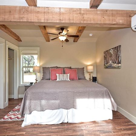Cabins At Flite Acres - Morning Dove Wimberley Exteriér fotografie