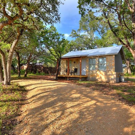 Cabins At Flite Acres - Morning Dove Wimberley Exteriér fotografie